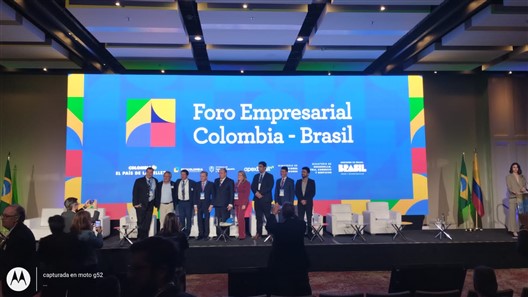 FOTO SOLANO PANELISTAS PIE ajustada